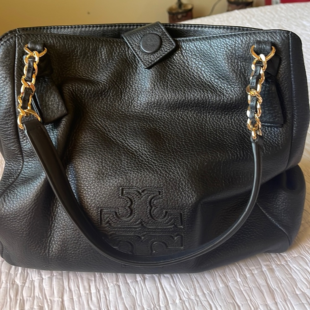 Tory Burch black leather purse with magnetic closure